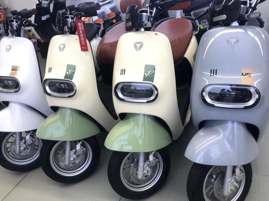 雅迪钠电电动车暨华宇极钠超充生态正式发布