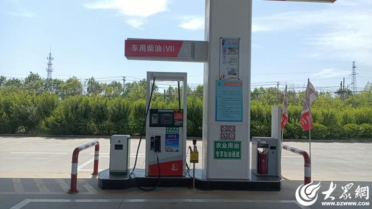 中国石化1.1万座加油站服务农机 助力“三夏”