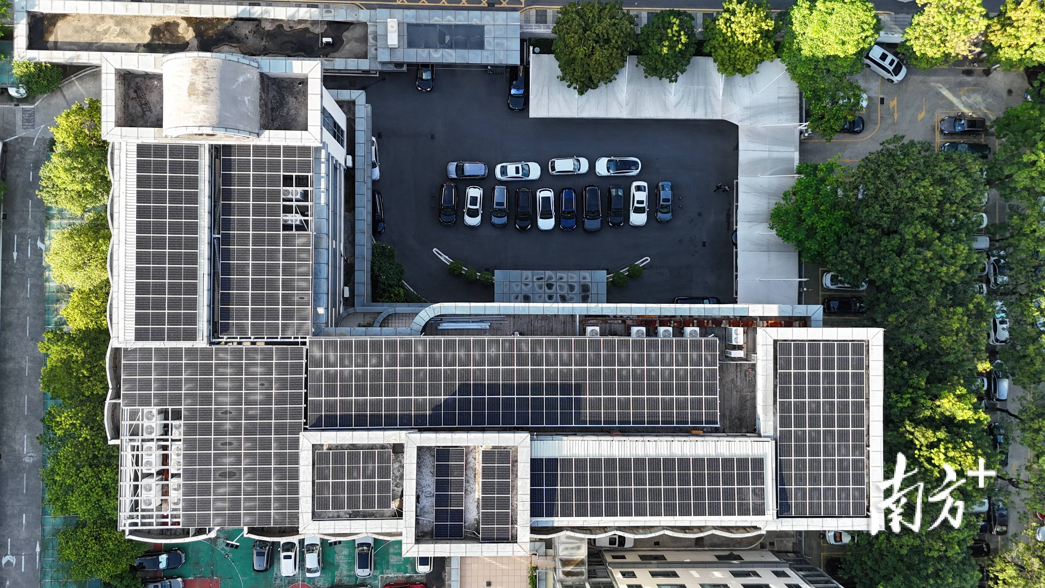 我国光伏发电装机突破10亿千瓦 火电装机占比降至约40%