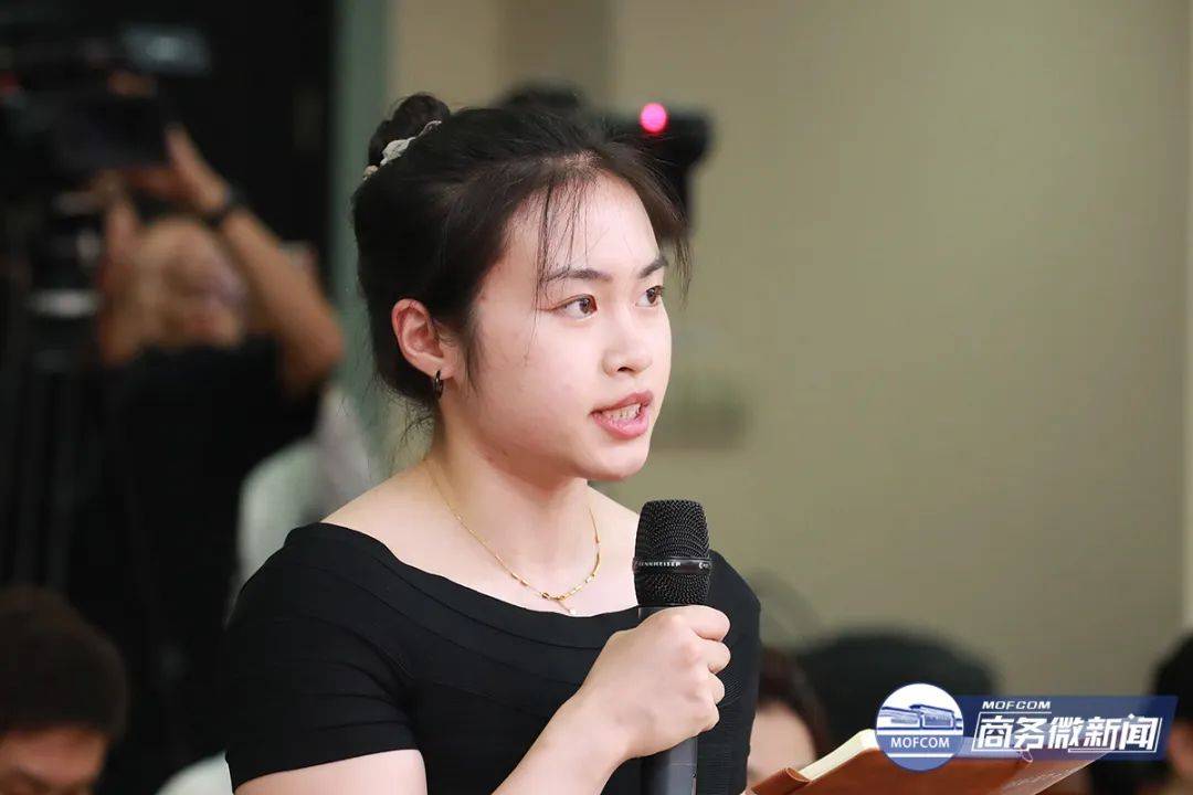 横店东磁大宗交易成交36.16万股 成交额505.91万元