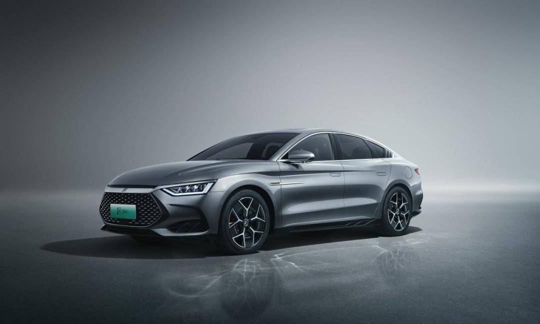 比亚迪汉家族交付破百万，汉L赛道体验日引爆性能狂欢