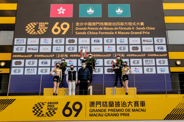 我国自主研发赛事级燃油实现突破 中国石化发布爱跑103号赛级燃油