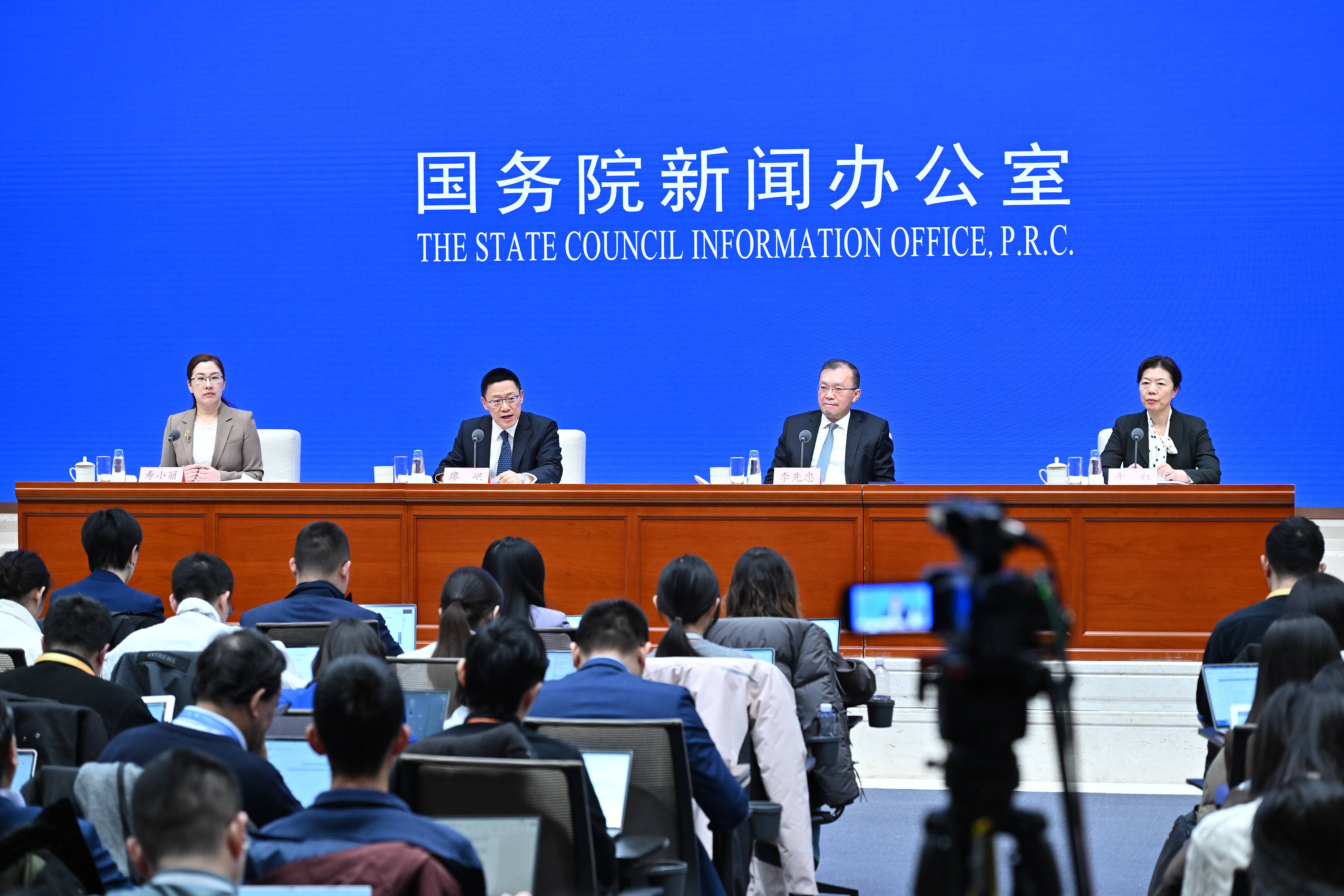 把城市更新摆在突出位置!国常会最新部署